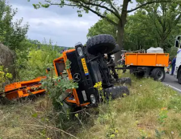 Vrachtwagen veroorzaakt ongeval met gewonde bestuurder