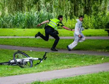 Jongeren op de vlucht tijdens jeugdspel