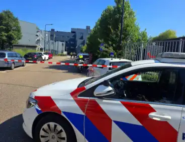 Persoon met verward gedrag op dak van COA-locatie