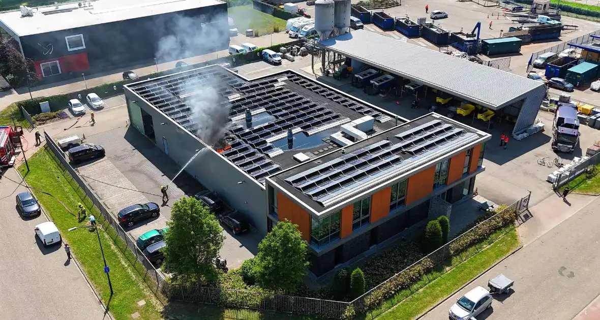 Zonnepanelen betrokken bij gebouwbrand