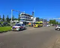 Auto botst op fietster, ernstige gevolgen
