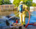 Opvarende loopt brandwonden op door brand in boot