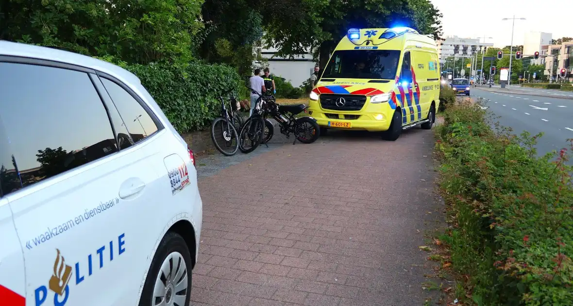 Hulpdiensten ingezet nadat motorrijder ten val komt - Foto 2