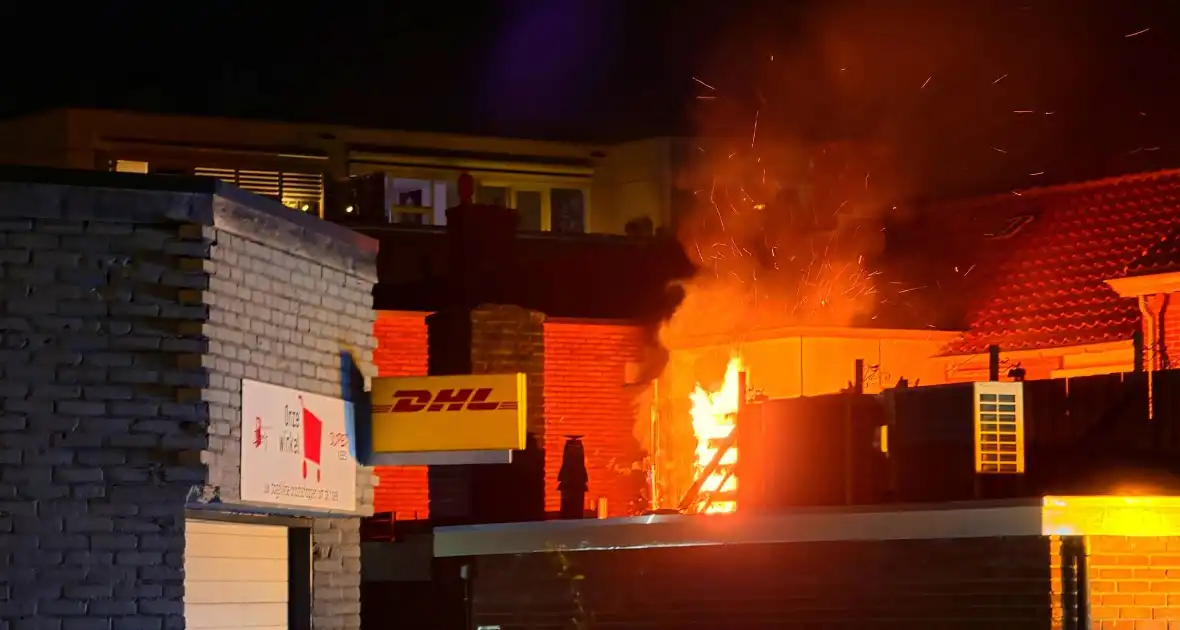 Gebouwbrand zorgt voor uitdagende situatie voor hulpdiensten
