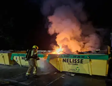 Containerbrand veroorzaakt grote rookontwikkeling