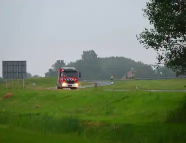 Automobilist rijdt rechtdoor in bocht