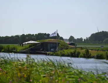 Brandweer onderzoekt melding van brand op vaartuig