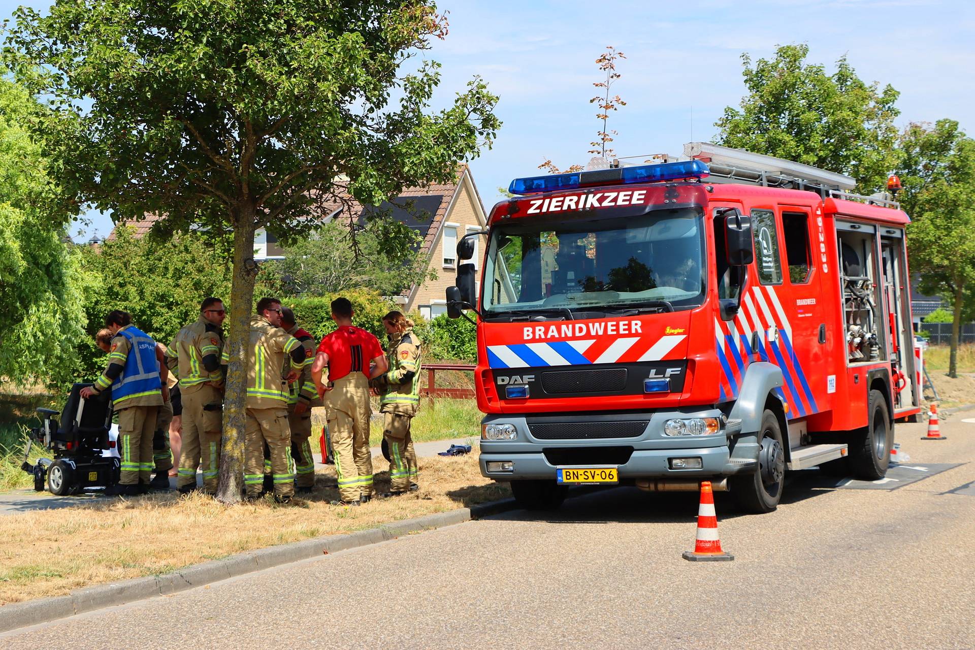 Omstanders redden rolstoelgebruiker uit het water