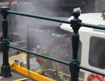 Brand in motorruimte van schip