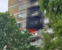 Balkons zwartgeblakerd door uitslaande flatbrand