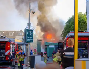 Woningbrand leidt tot grote inzet van brandweer