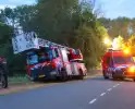 Brandweervoertuig zakt weg in berm