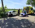 Automobiliste gewond na botsing tegen boom