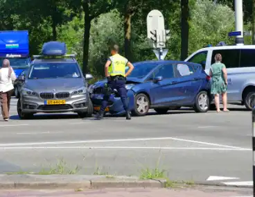 Verkeershinder door afzetting nadat auto's botsen