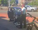 Auto zwaar beschadigd na ongeval met fietser