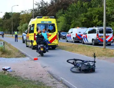 Afslaande fietser gewond bij botsing met scooterrijder