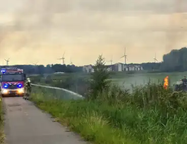Brandweer dooft vlammen in bermen