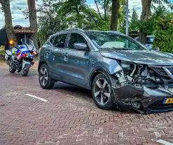 Flinke aanrijding tussen trekker en automobilist