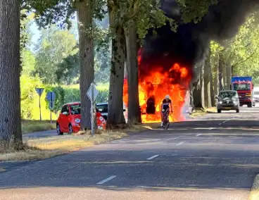 Brand in landbouwvoertuig zorgt voor wegafsluiting
