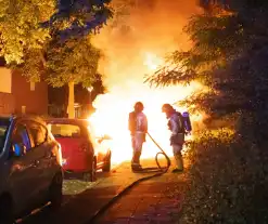 Enorme knal leidt tot autobrand