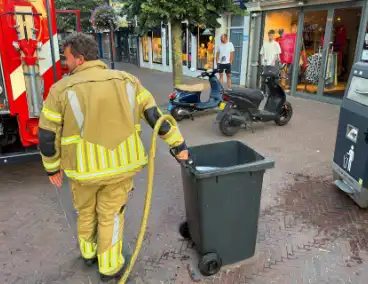 Brand in prullenbak gedoofd