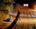 Auto vliegt over sloot na ongeval