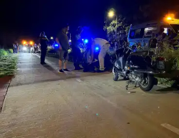 Scooterrijder zonder rijbewijs in botsing