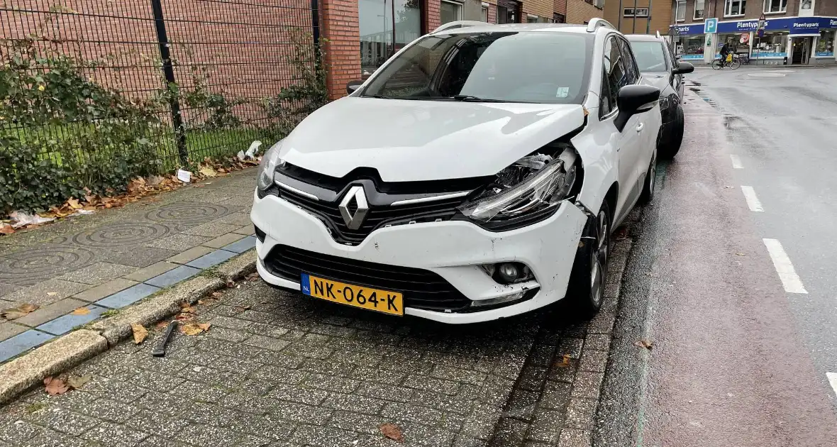 Schade bij ongeval tussen twee auto's