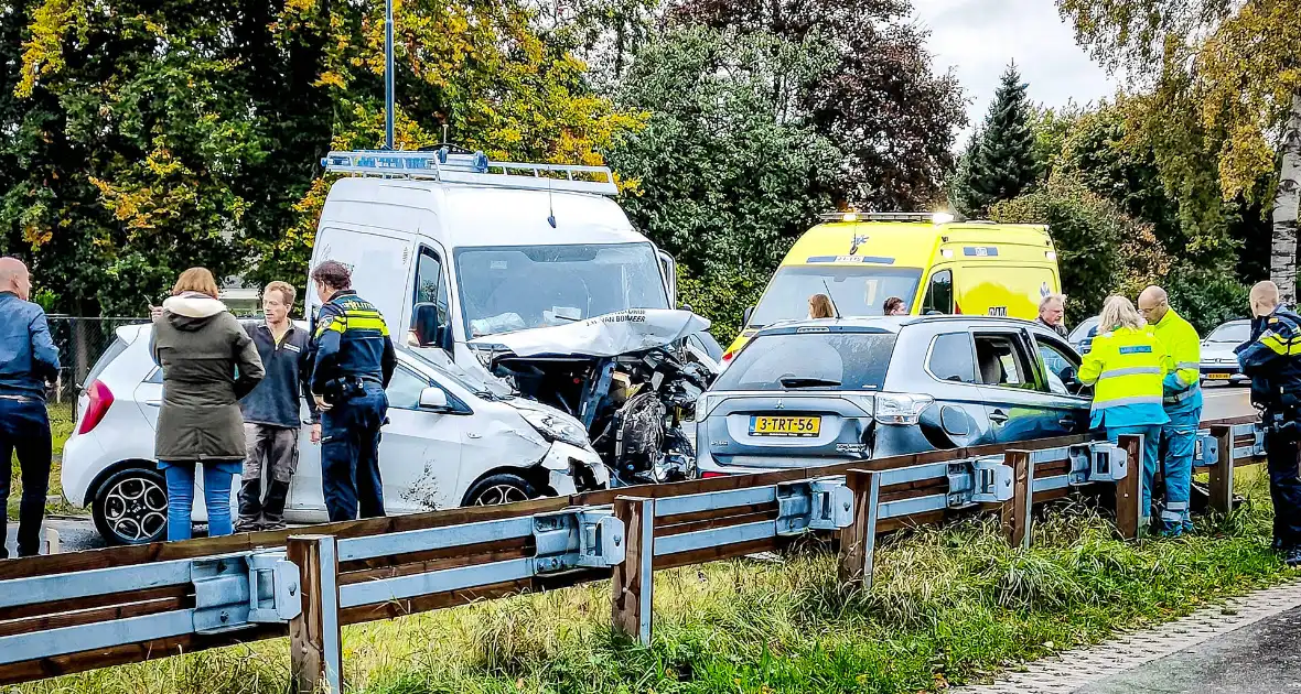 Ravage na ongeval met vier voertuigen - Foto 1