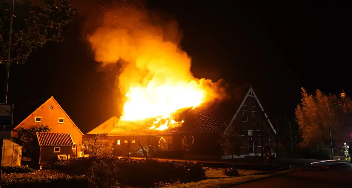 Boerderij verwoest door brand - Foto 2