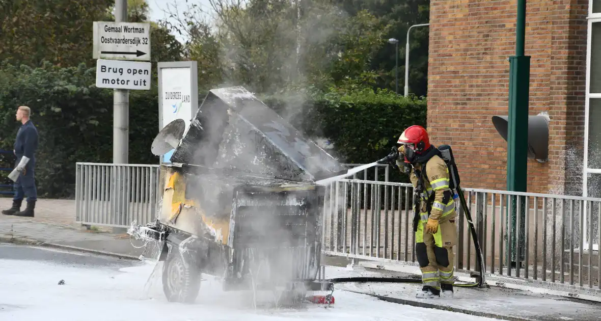 Brand in generator op aanhanger tijdens het rijden - Foto 3