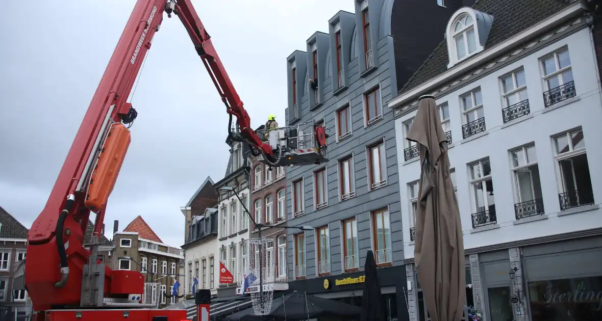 Grote uitslaande brand in appartement - Foto 3