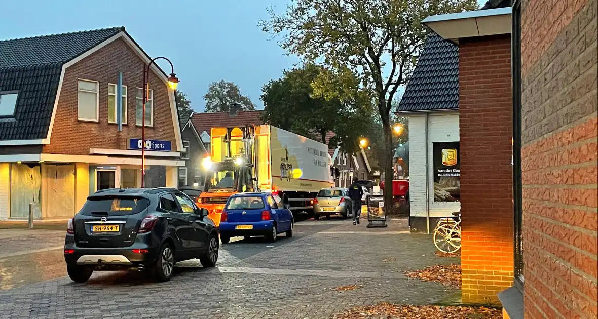 Stuuras van vrachtwagen afgebroken - Foto 2