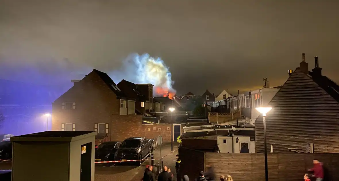 Zeer grote brand op dakterras - Foto 10