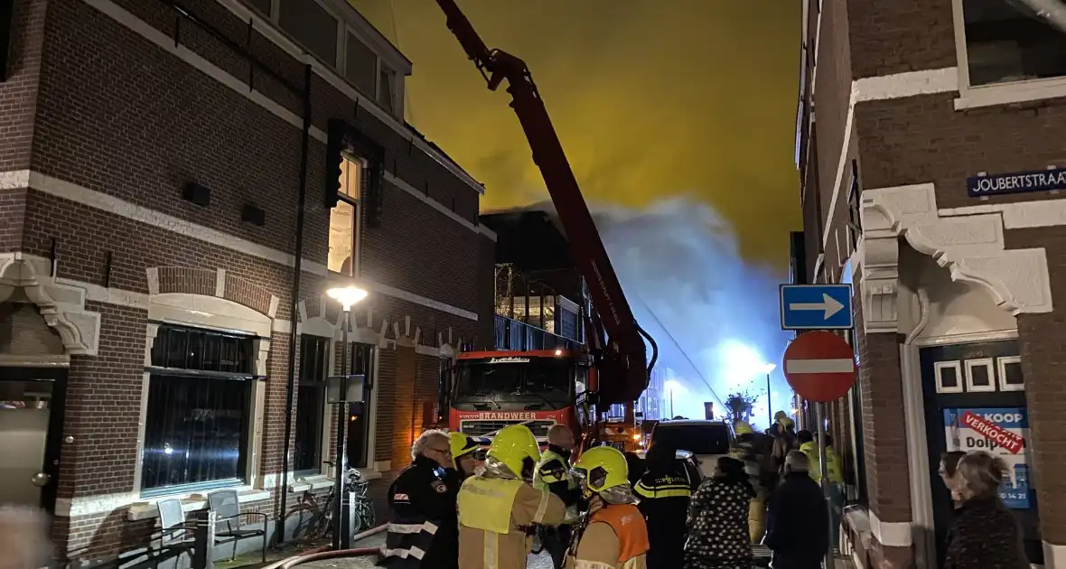 Zeer grote brand op dakterras - Foto 5