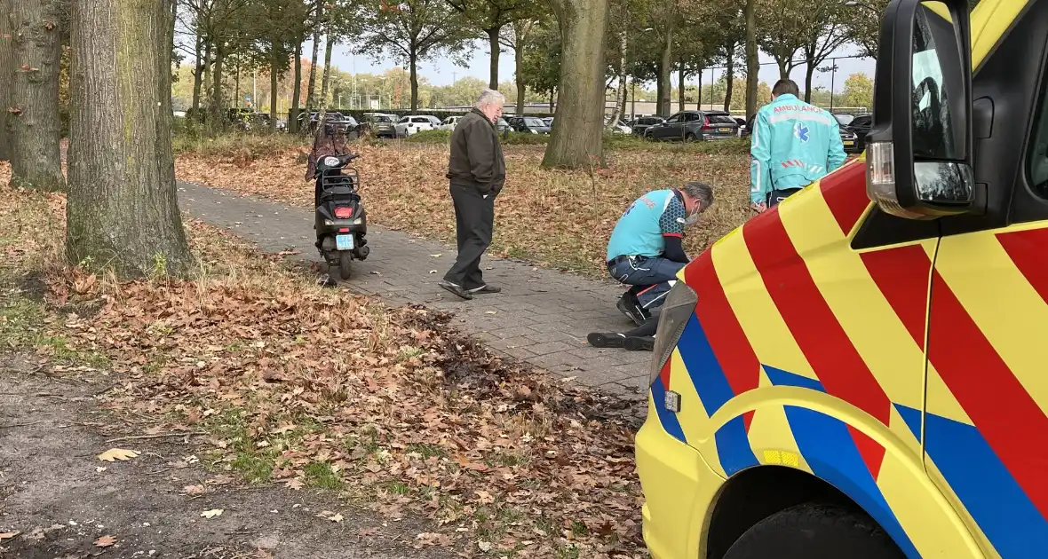 Persoon gewond na val met scooter