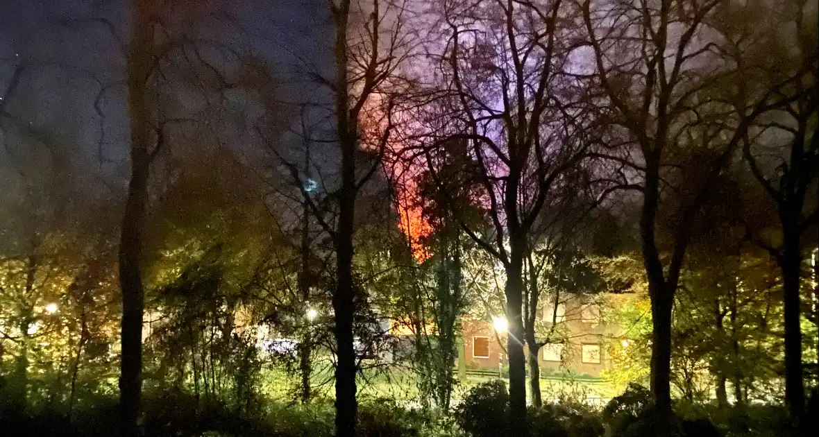 Uitslaande brand verwoest zolder van woning