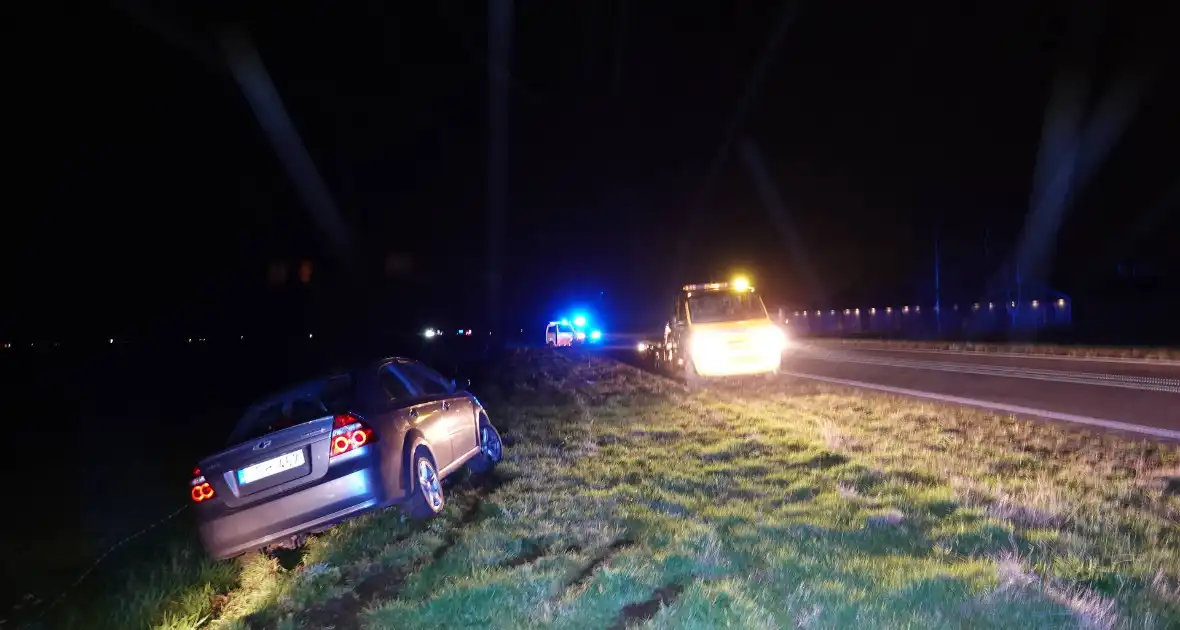 Automobilist verliest de macht over het stuur - Foto 2