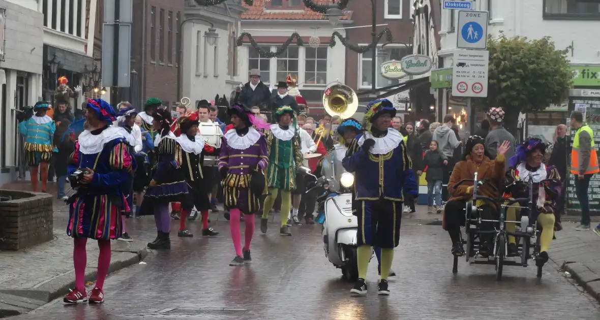 Feestelijke Sinterklaasintocht centrum - Foto 1