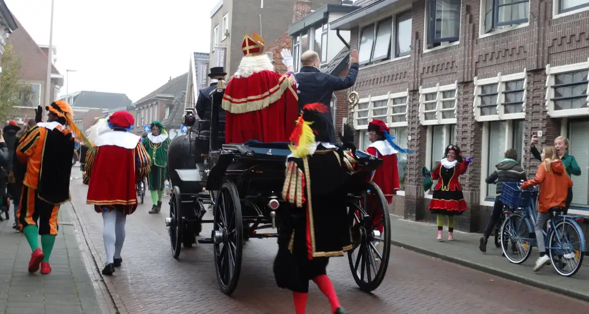 Feestelijke Sinterklaasintocht centrum - Foto 2