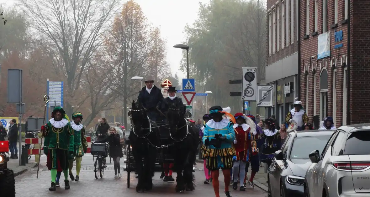 Feestelijke Sinterklaasintocht centrum - Foto 7
