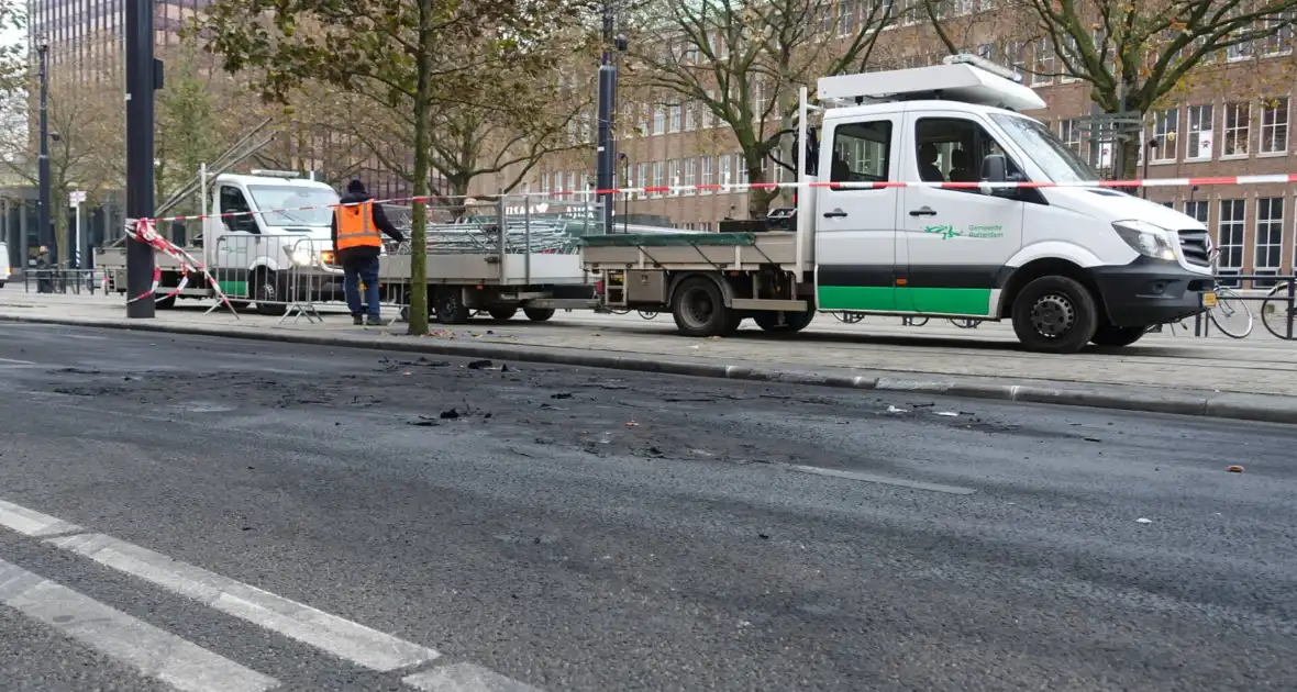 Gemeente druk met puin ruimen na rellen - Foto 8