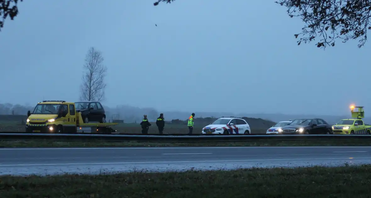 Auto geborgen na kop-staart botsing