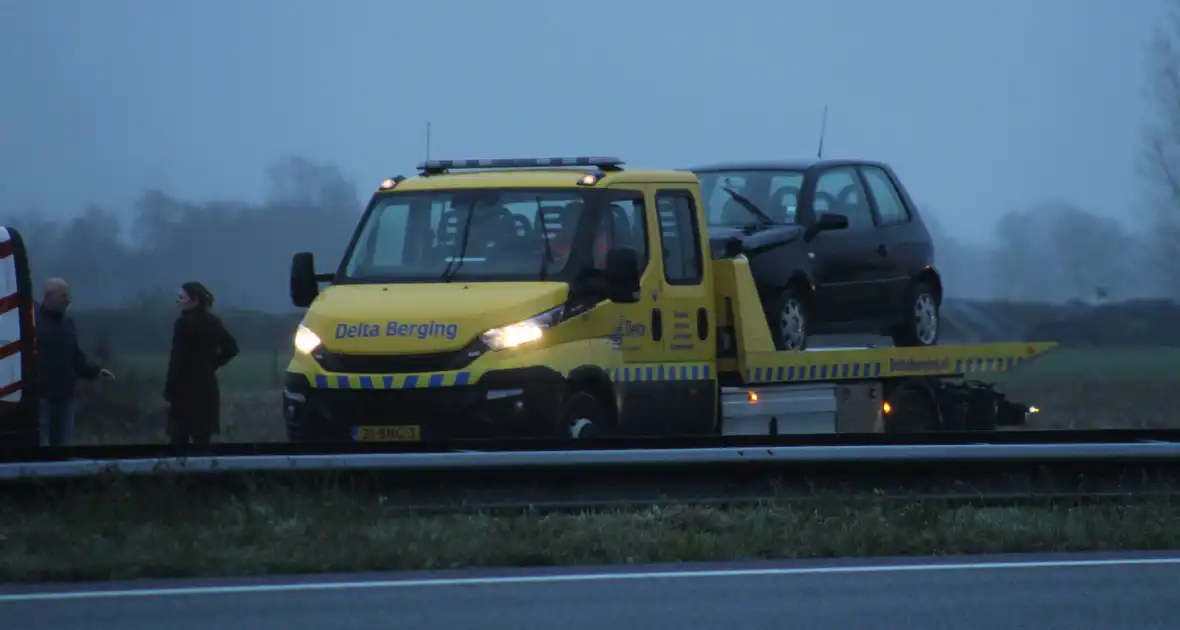 Auto geborgen na kop-staart botsing - Foto 1