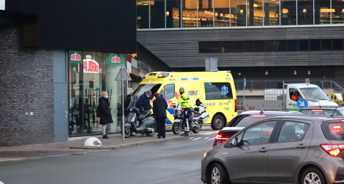 Fietser gewond bij botsing met scooterrijder