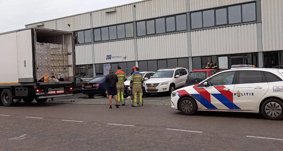 Vijf personen aangetroffen in vrachtwagen - Foto 2