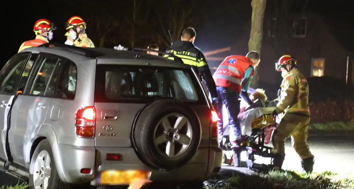 Gewonden bij aanrijding tussen tractor en auto - Foto 10