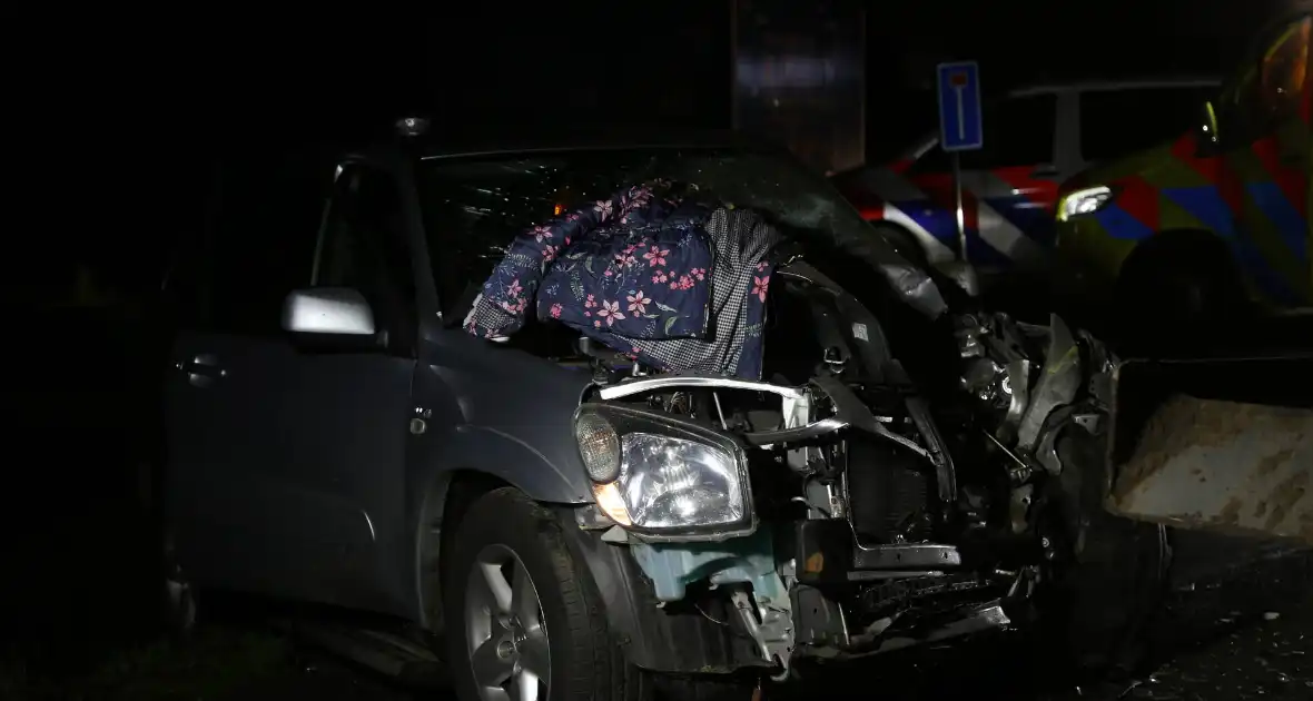 Gewonden bij aanrijding tussen tractor en auto - Foto 2