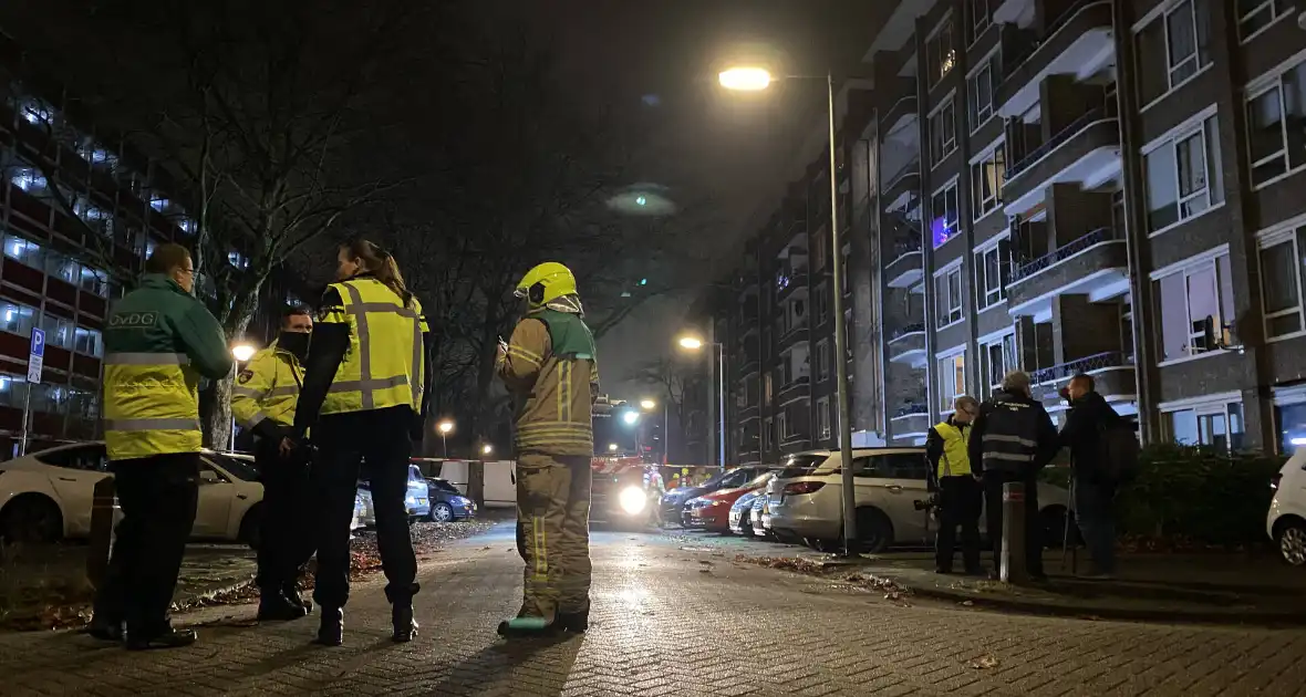 Kind gewond bij grote brand in flat - Foto 4