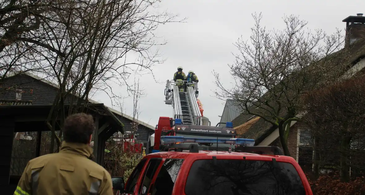 Brand in zorgboerderij met rieten dak - Foto 3